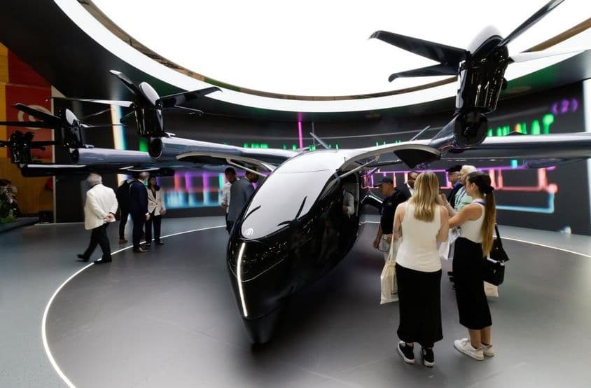 Elektrické taxi eVTOL Archer Aviation Midnight vystavené.