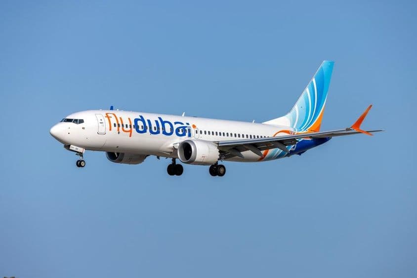 FlyDubai Boeing 737 MAX 8 (REG: A6-FQC) počas pristátia.