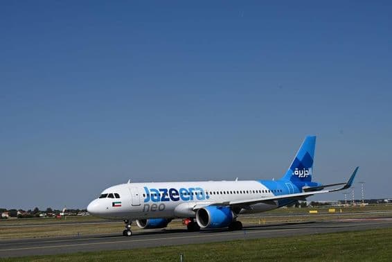 Lietadlo Jazeera Airways na zemi.