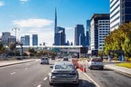 Taxi v meste Dubaj na uliciach mesta.