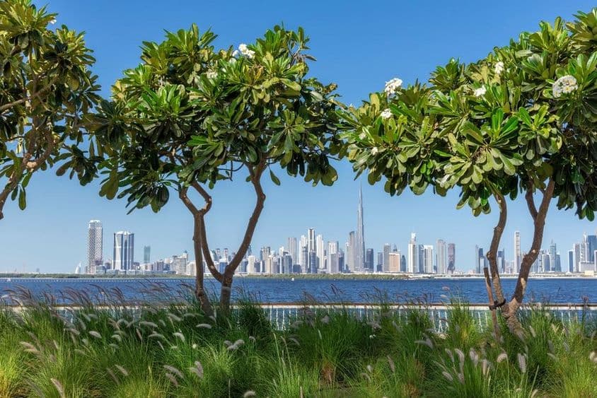 Pohľad na centrum Dubaja z kanála Dubai Creek.