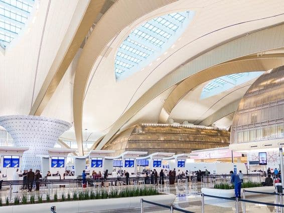 Letisko Zayed International Airport v Abú Zabí.