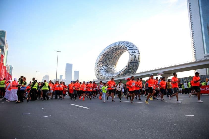 Táto Dubai Run udalosť spojila 226,000 účastníkov pre najväčšiu komunitnú bežeckú udalosť na svete.