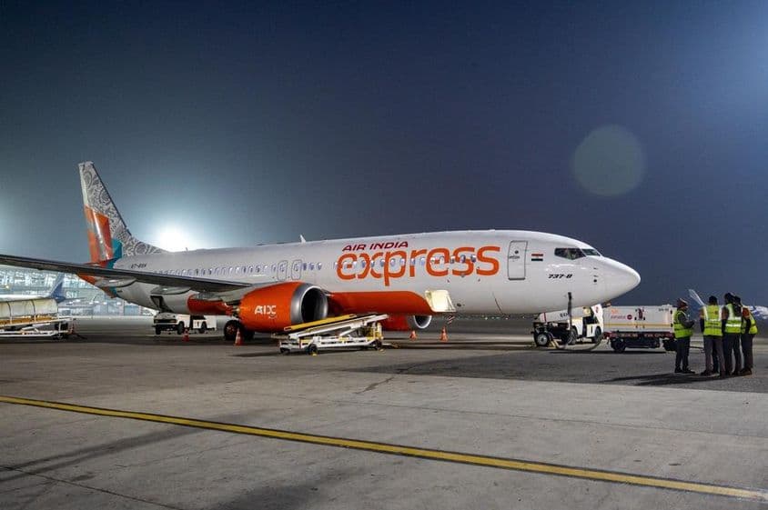 Lietadlo Air India Express pripravujúce sa na vzlet na letisku v Novom Dillí.