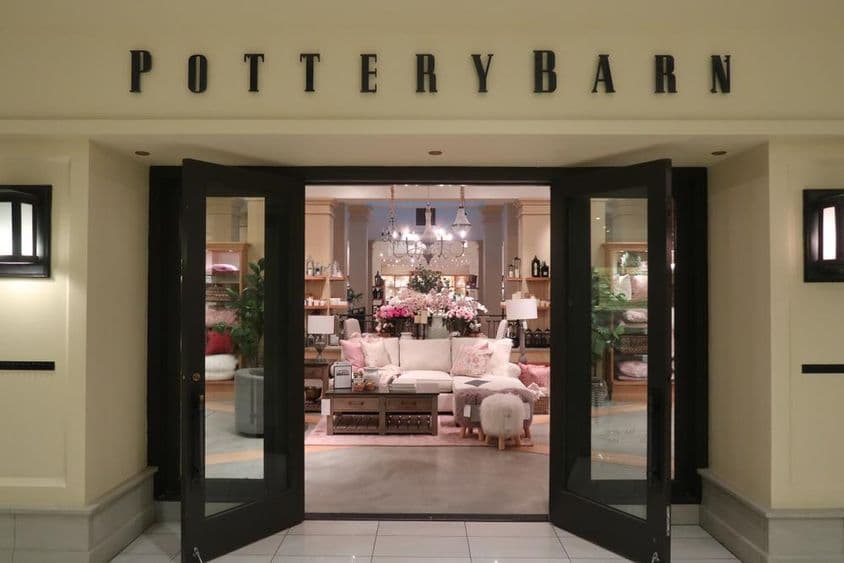 Pottery Barn na Shops at Riverside, luxusnom nákupnom centre.