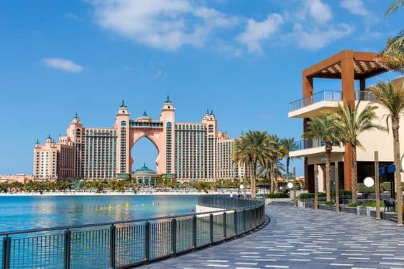 Hotel Atlantis v Dubaji na umelom ostrove Palm Jumeirah.