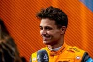 Lando Norris zo Spojeného kráľovstva vo farbách McLaren F1 Team.