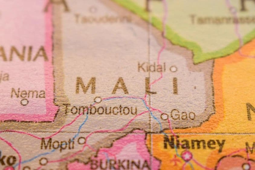 Mali na pestrofarebnej geografickej politickej mape sveta.