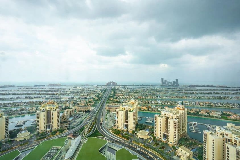 Palm Jumeirah denný letecký pohľad.