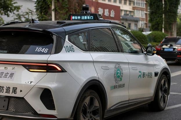 Samojazdný elektrický robotaxi od čínskej technologickej spoločnosti Baidu.