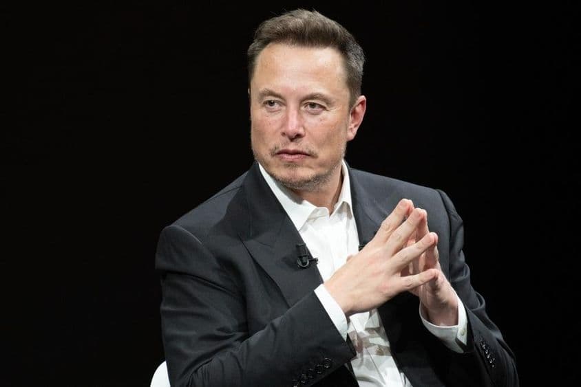 Elon Musk, zakladateľ, generálny riaditeľ a hlavný inžinier SpaceX, a generálny riaditeľ spoločnosti Tesla.