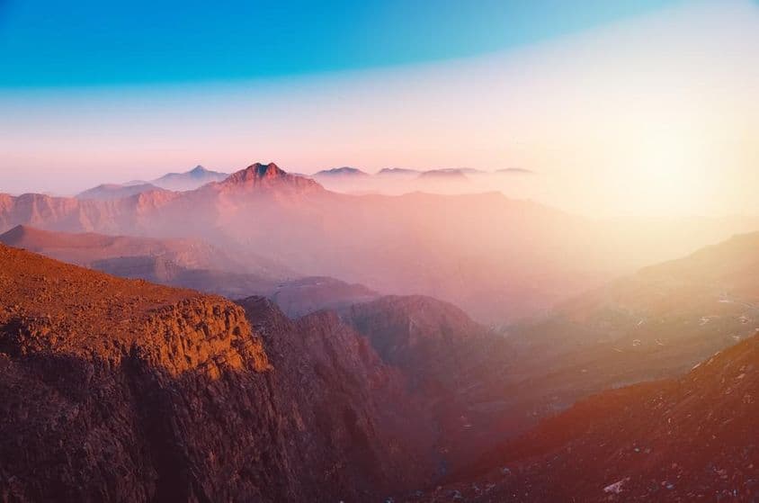 Pohľad na majestátnu horu Jebel Jais v Ras Al Khaimah.
