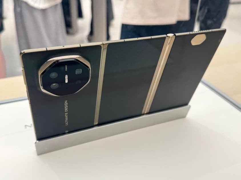 Huawei Mate XT, prvý trojdisplejový smartfón.