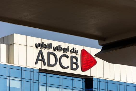 Abu Dhabi Commercial Bank (ADCB) v meste Dubaj.