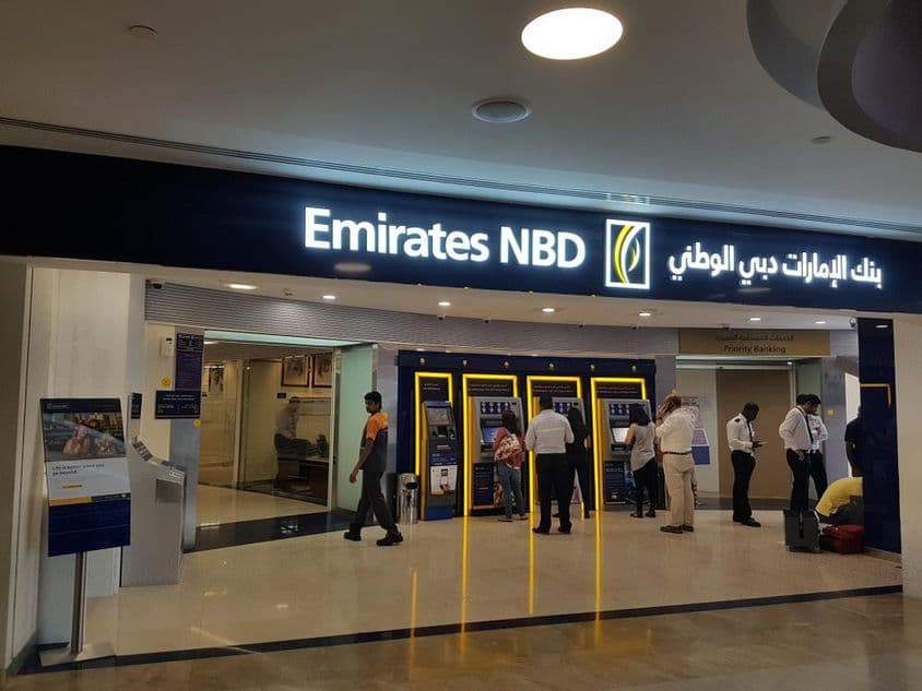 EMIRATES BANK obchod v nákupnom centre BurJuman, Dubaj.