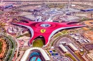 Abu Dhabi, park Ferrari World.