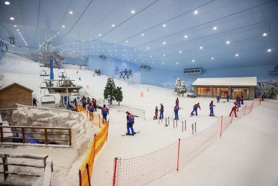 Interiér Ski Dubaja v nákupnom centre Mall of the Emirates.