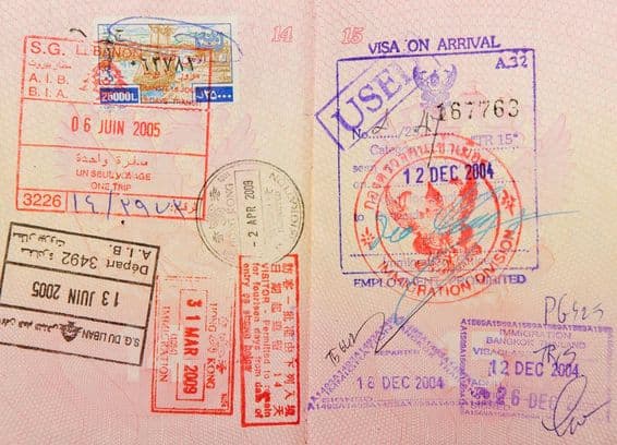 Pas s pečiatkami z Thajska, Hongkongu a Libanonu.