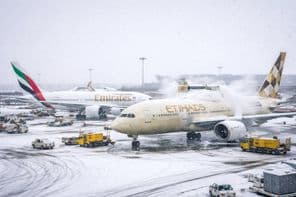 Zimná búrka narušuje leteckú dopravu