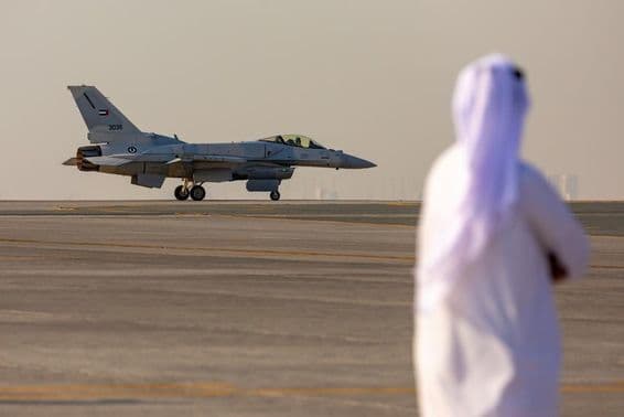 Stíhačka F-16 letectva Spojených arabských emirátov.