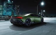 Matná tmavozelená Lamborghini Huracan