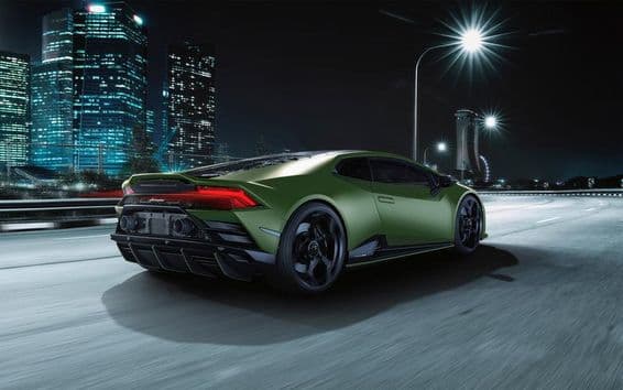 Matná tmavozelená Lamborghini Huracan