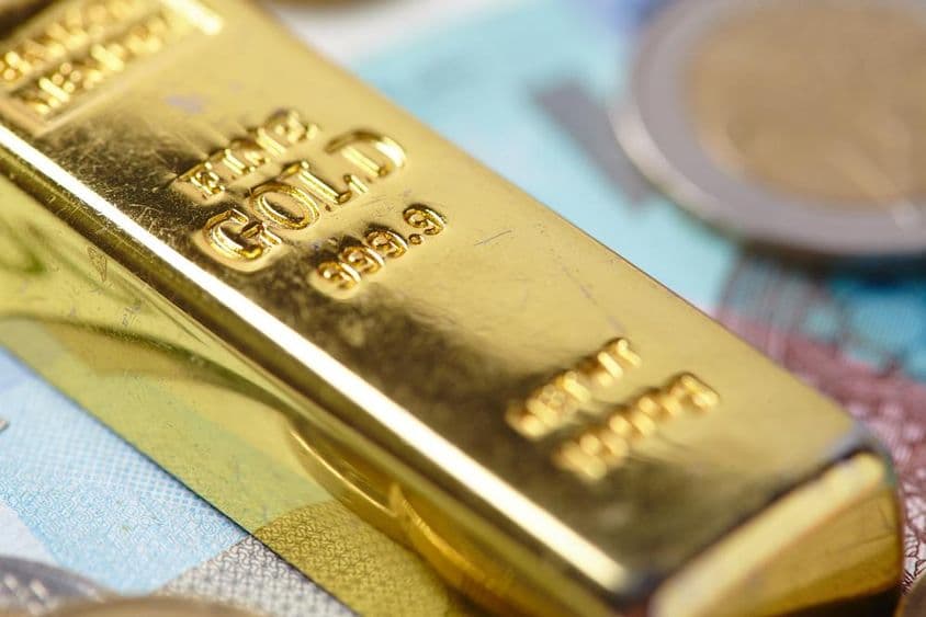 Investičná zlatá tehlička a 1 eurová minca