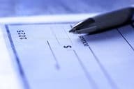 Pero používané na písanie bankového šeku