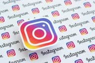 Instagram logo vytlačené na papieri