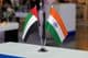Spojené arabské emiráty a India dve malé stĺpové vlajky