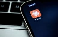 Ikona aplikácie Claude viditeľná na iPhone.